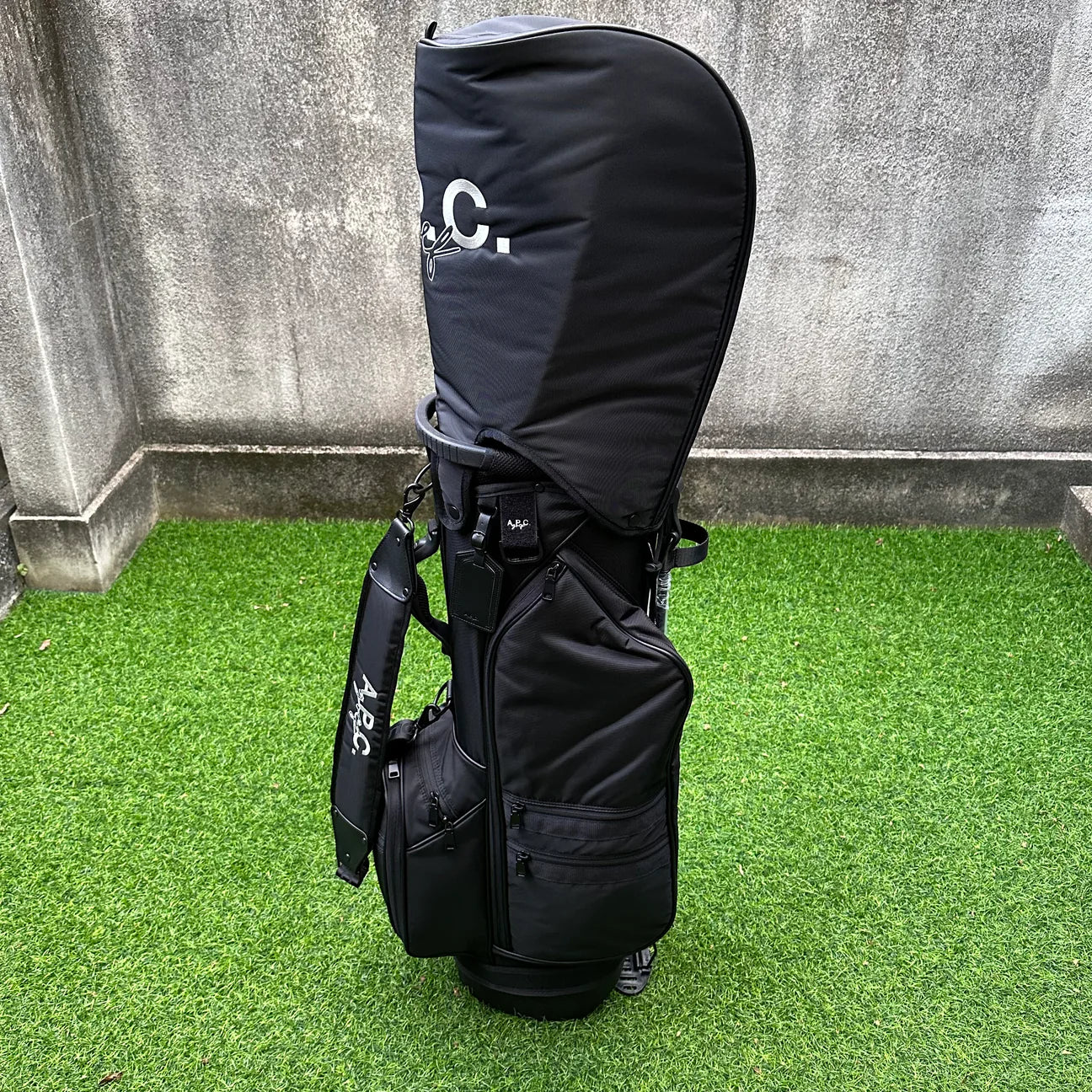 A.P.C. GOLF Ablon キャディバッグ ブラック – ラウンドコード