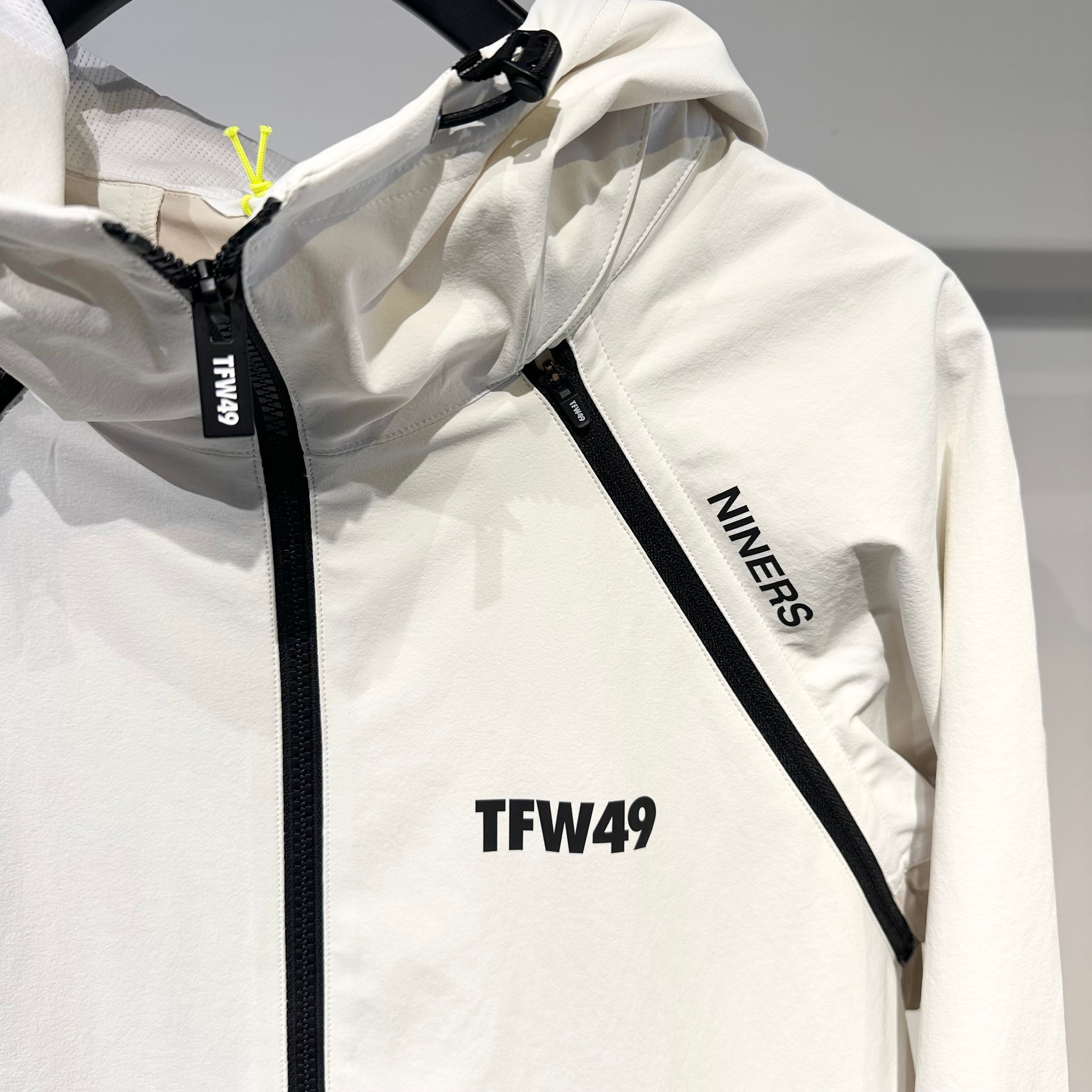 TFW49 DETACHABLE 2WAY JACKET OFFWHITE – ラウンドコード