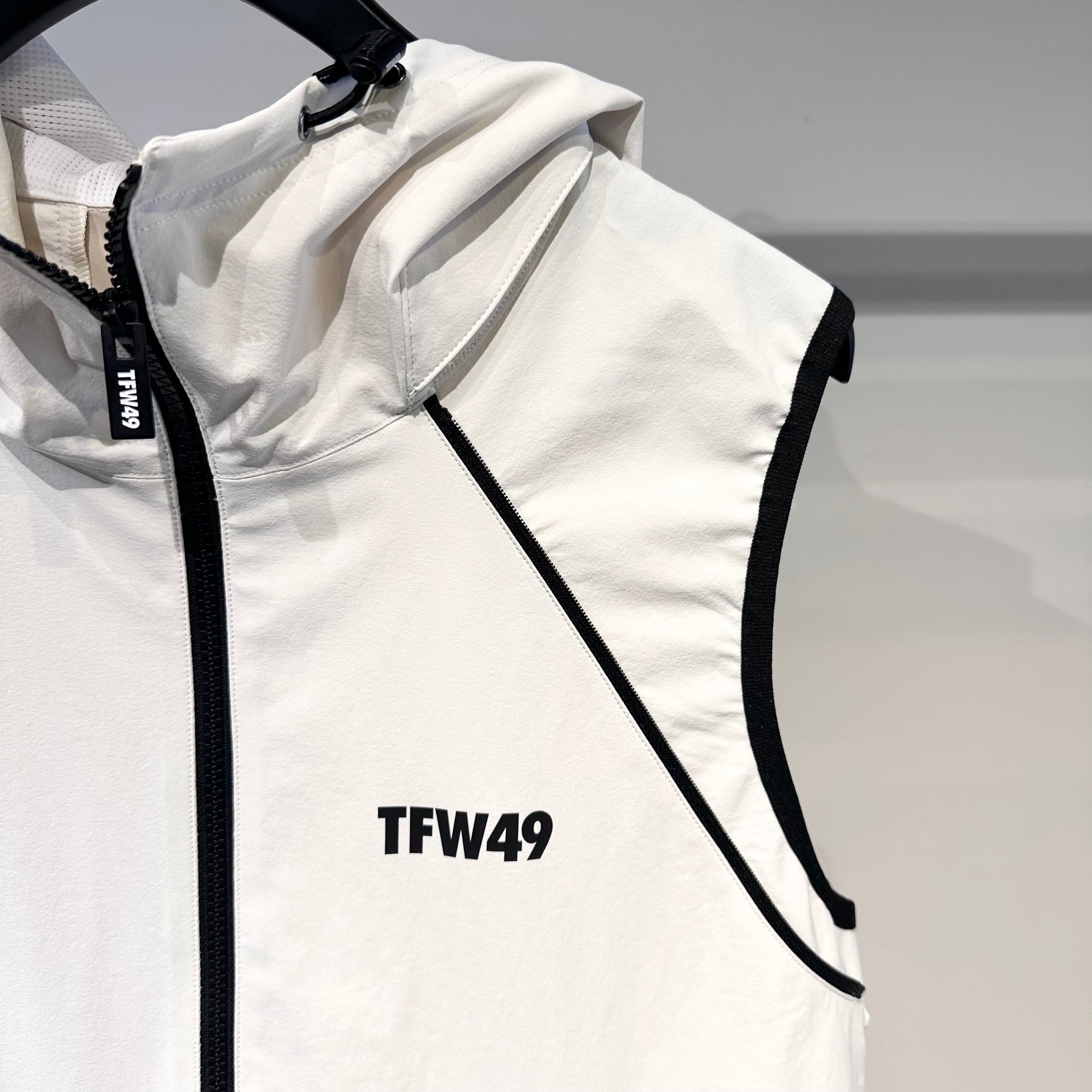 TFW49 DETACHABLE 2WAY JACKET OFFWHITE – ラウンドコード